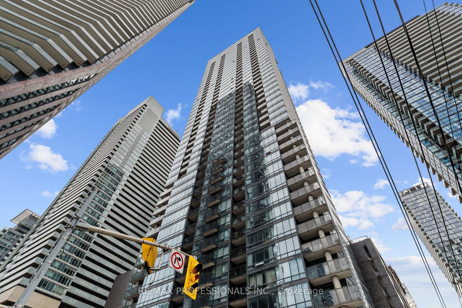 Condo for lease at 522-295 Adelaide Street, Toronto, Ontario, M5V 0L4 - Waterfront Communities C1 - MLS: C13782906
