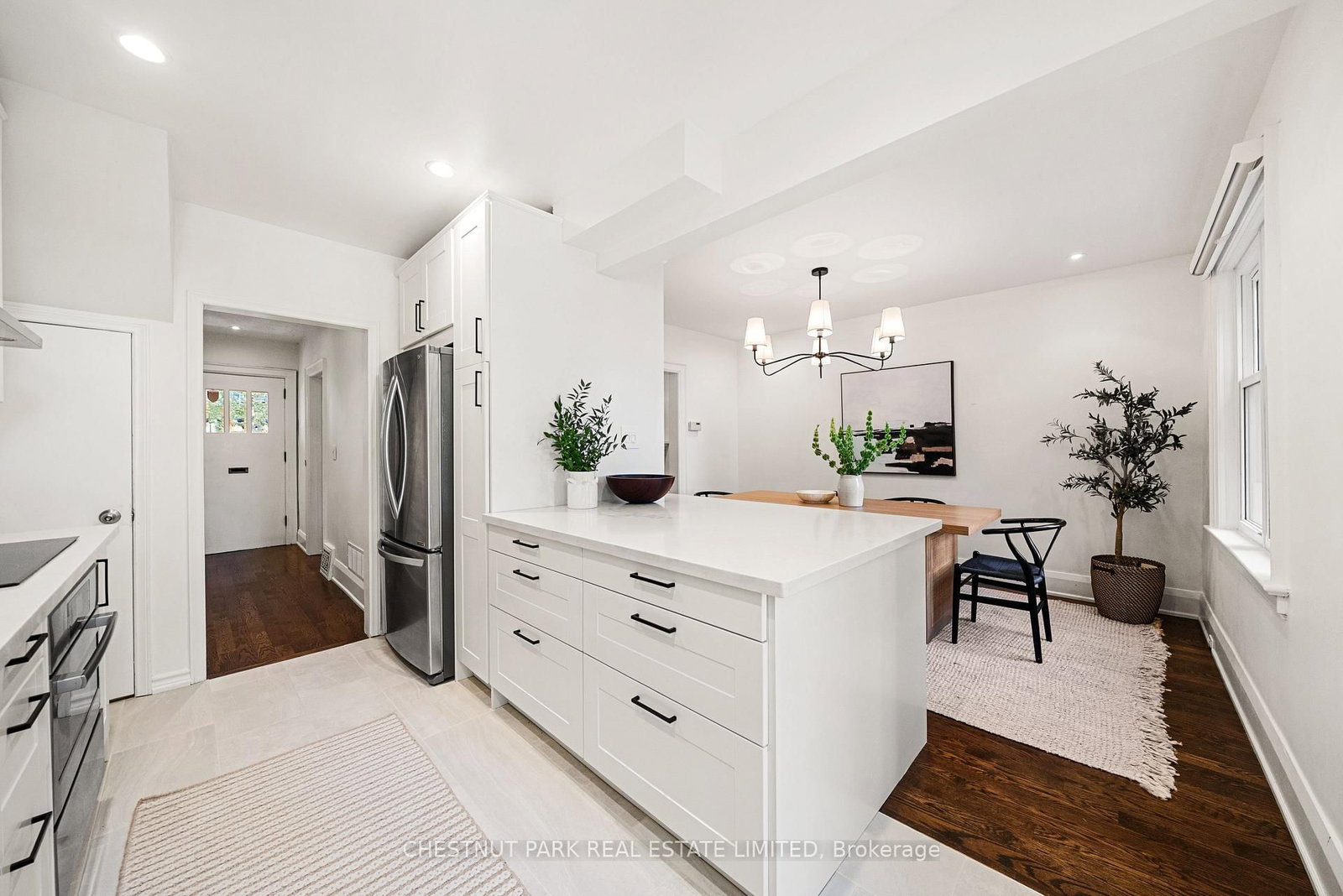 198 Bowood Avenue • Toronto, ON photo 15