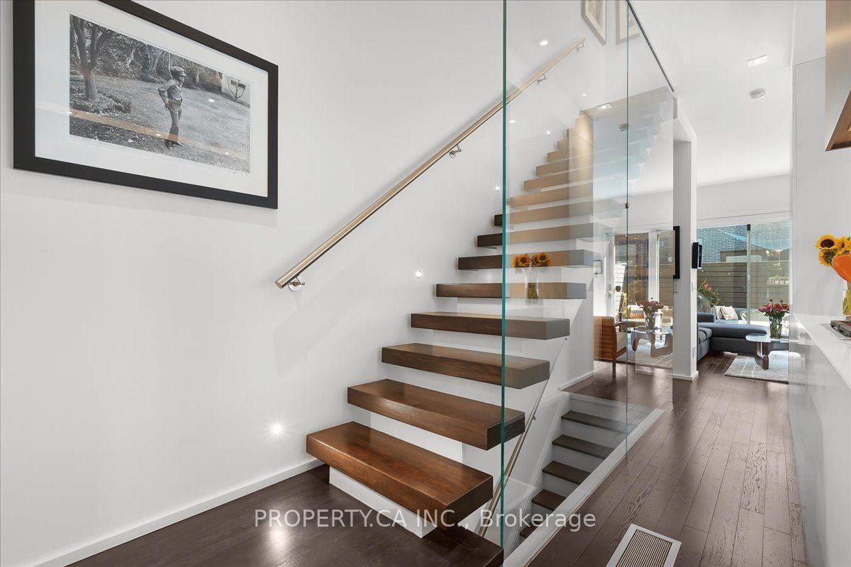 244 Manning Avenue • Toronto, ON photo 14