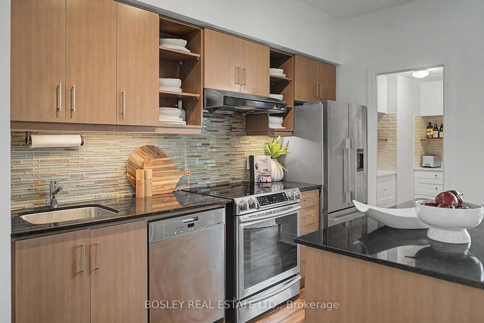 35 Brian Peck Crescent • #125 • Toronto, ON photo 6
