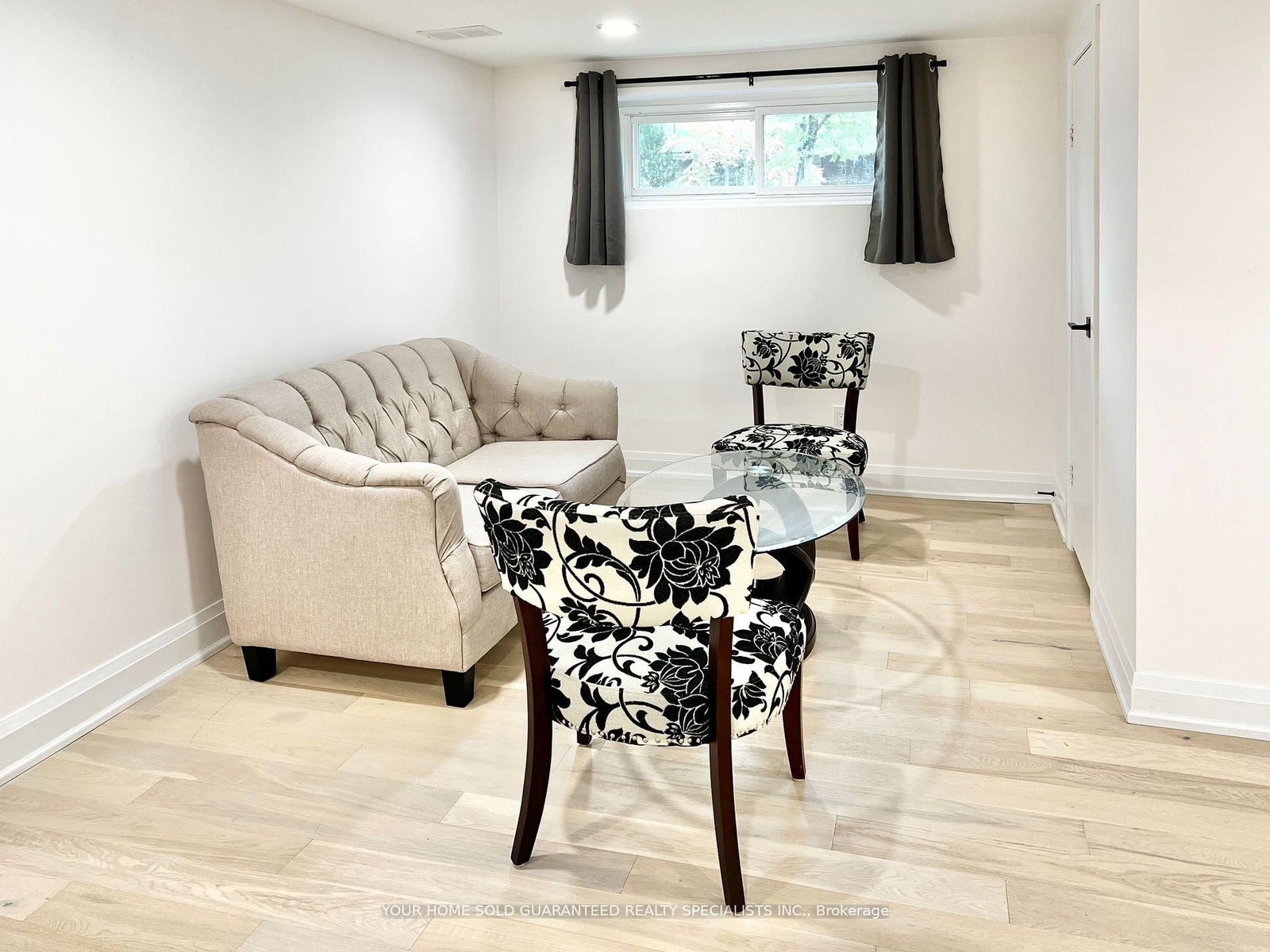 Room 2 - 2 Pannahill Road, Toronto 4