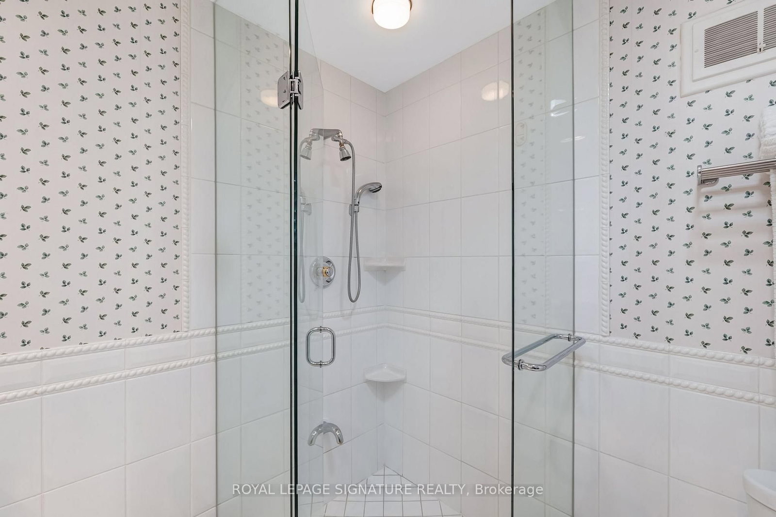 122 Fenn Avenue • Toronto, ON photo 22