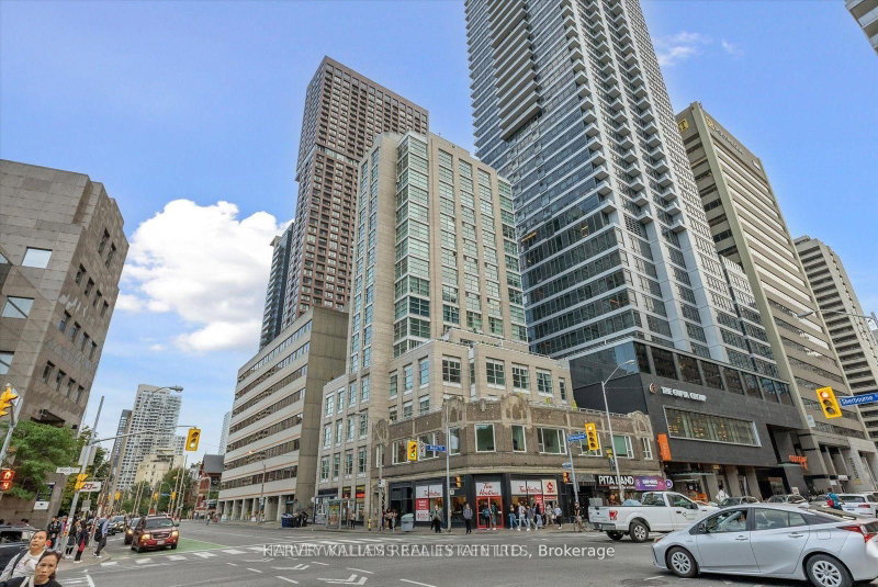 PH03 - 409 Bloor Street W