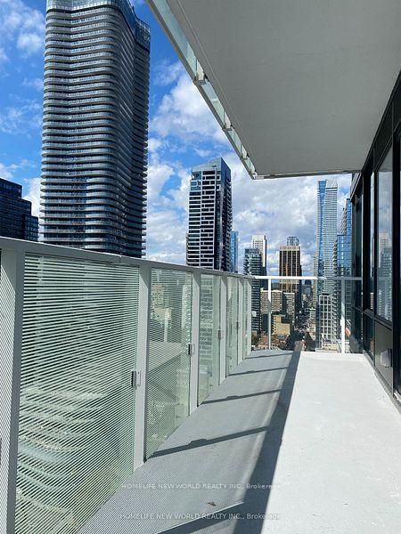 501 Yonge Street • #2402 • Toronto, ON photo 7
