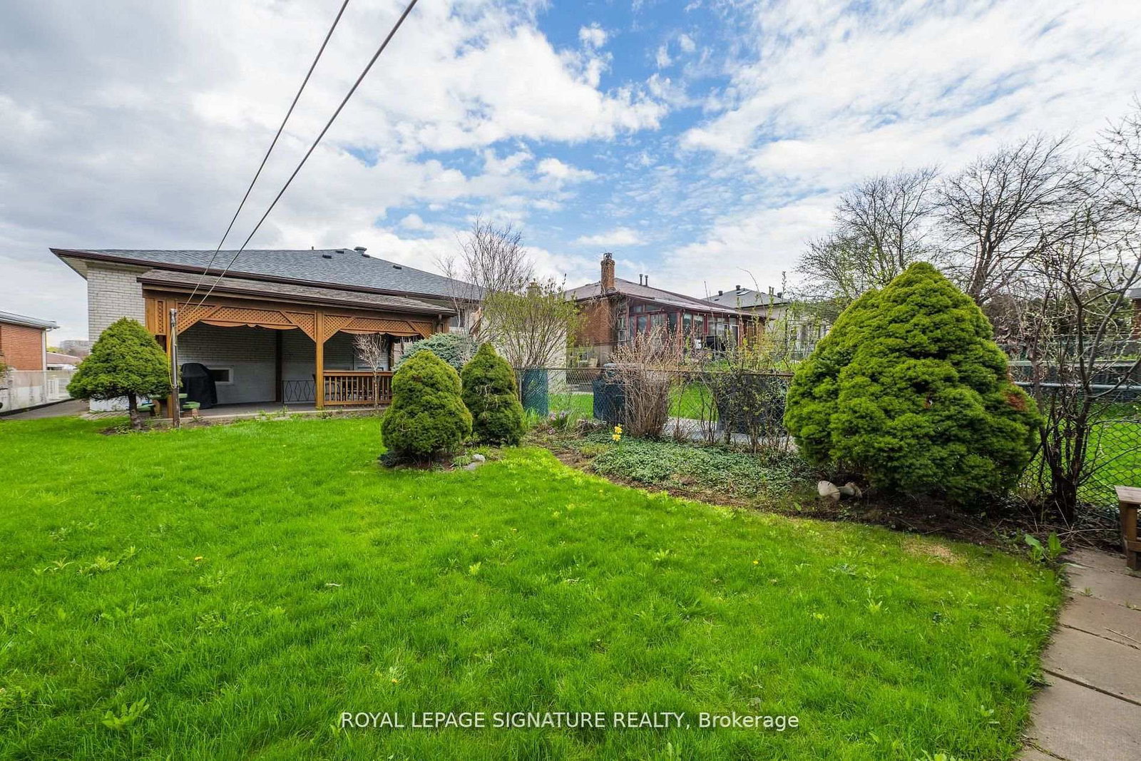 124 Edmonton Drive • Toronto, ON photo 37