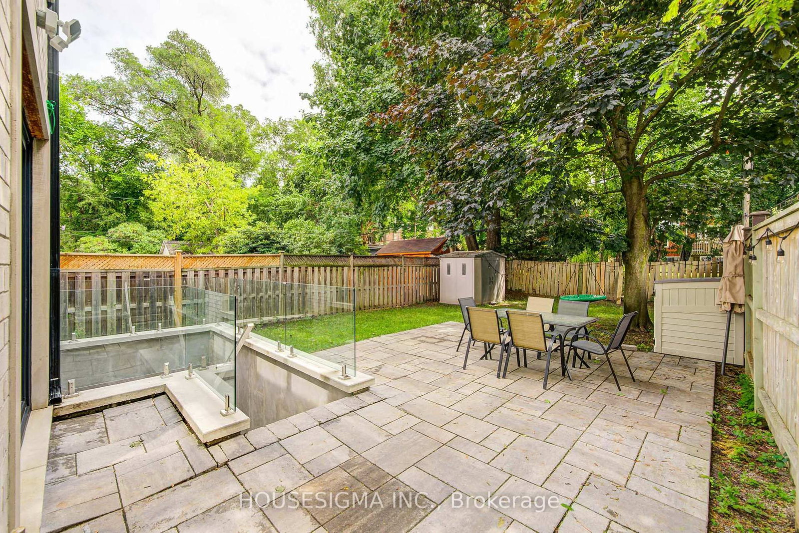 151 Dewbourne Avenue • Toronto, ON photo 22