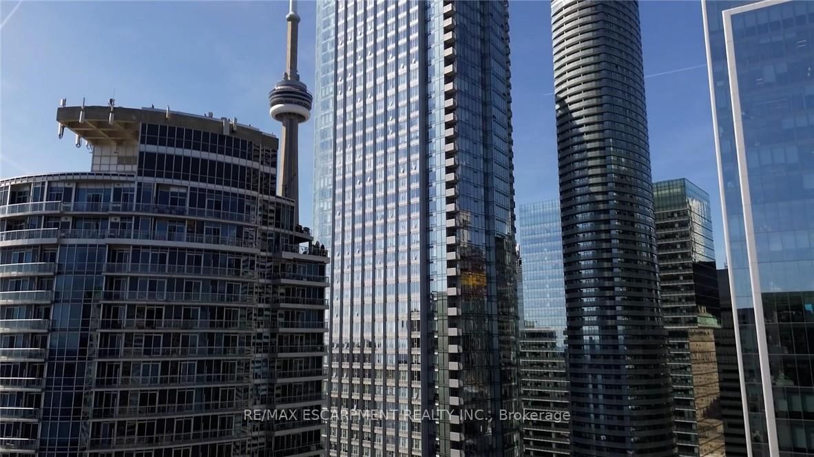 10 York Street • #3807 • Toronto, ON photo 47