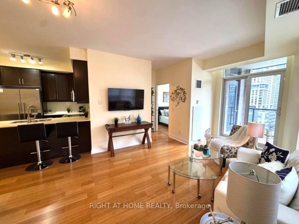 1 Scott Street • #1409 • Toronto, ON photo 3