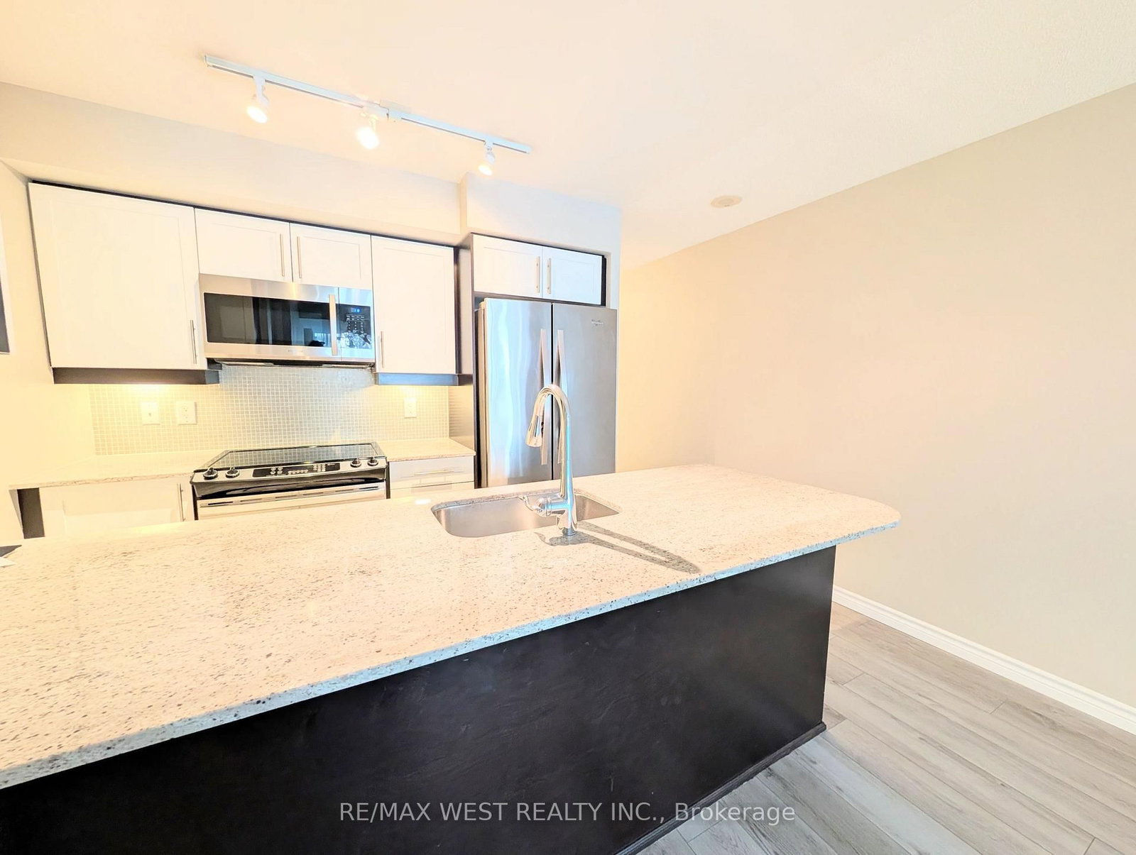 38 Grand Magazine Street • #342 • Toronto, ON photo 7