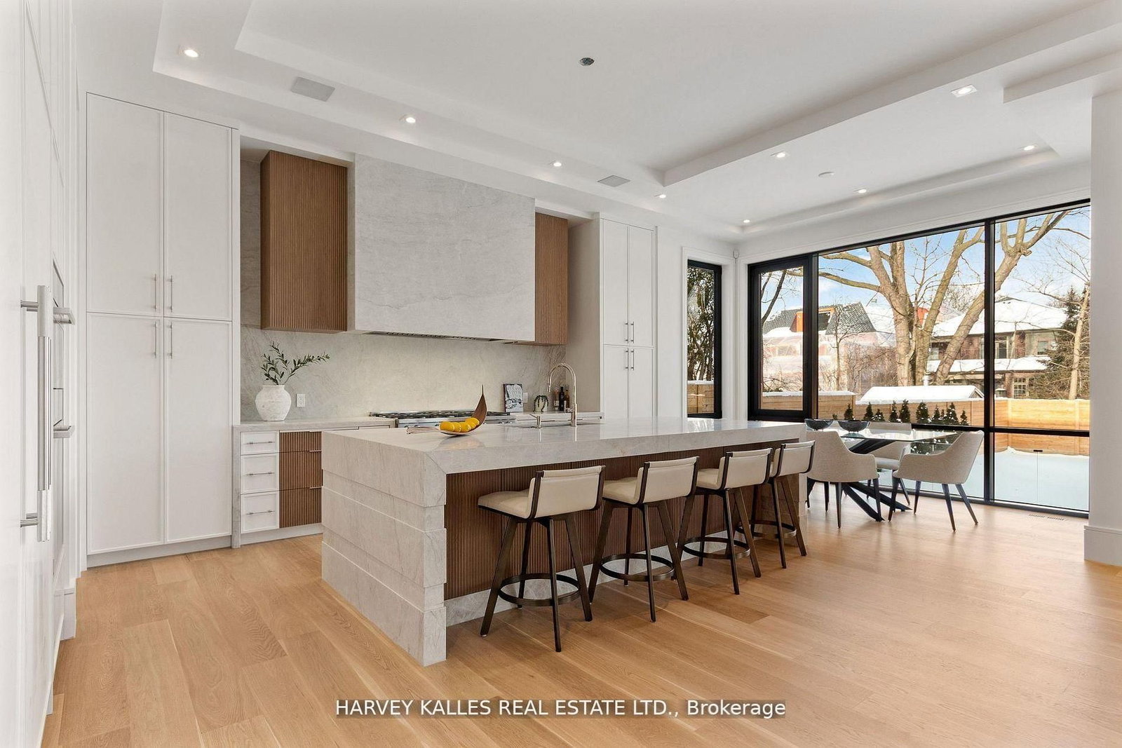 370 Glengrove Avenue W • Toronto, ON photo 15