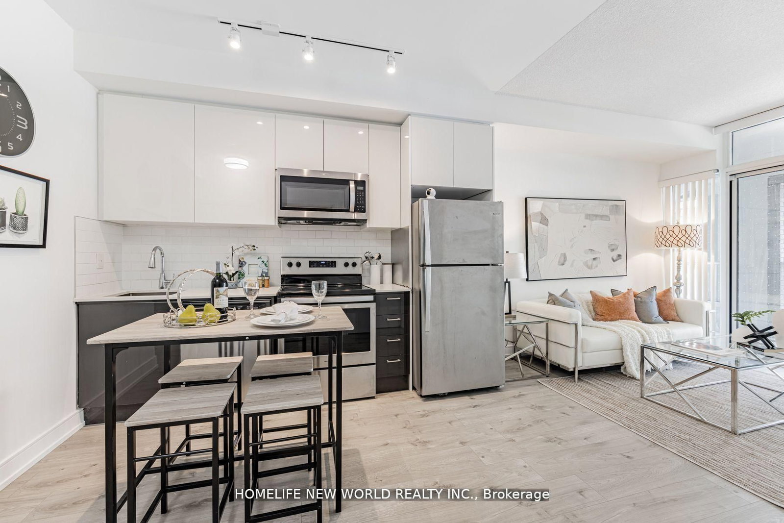 621 Sheppard Avenue E, Unit 250