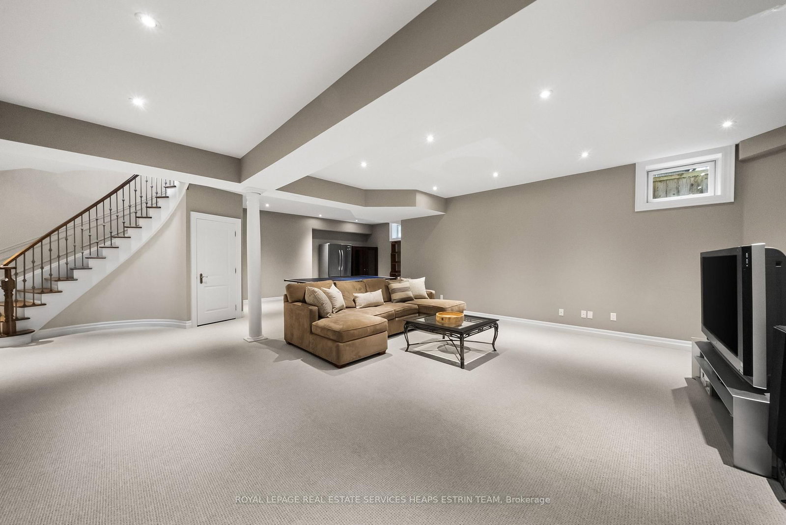 9 Bethesda Court • Toronto, ON photo 42