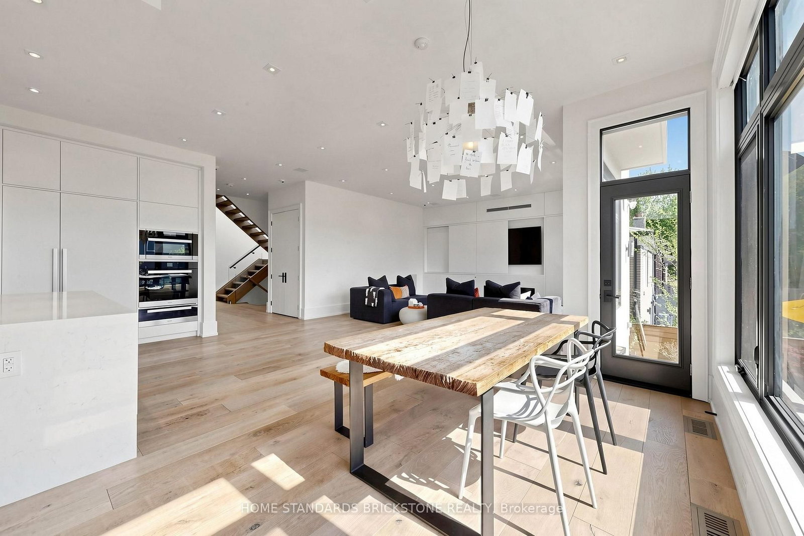10 Alonzo Road • Toronto, ON photo 12
