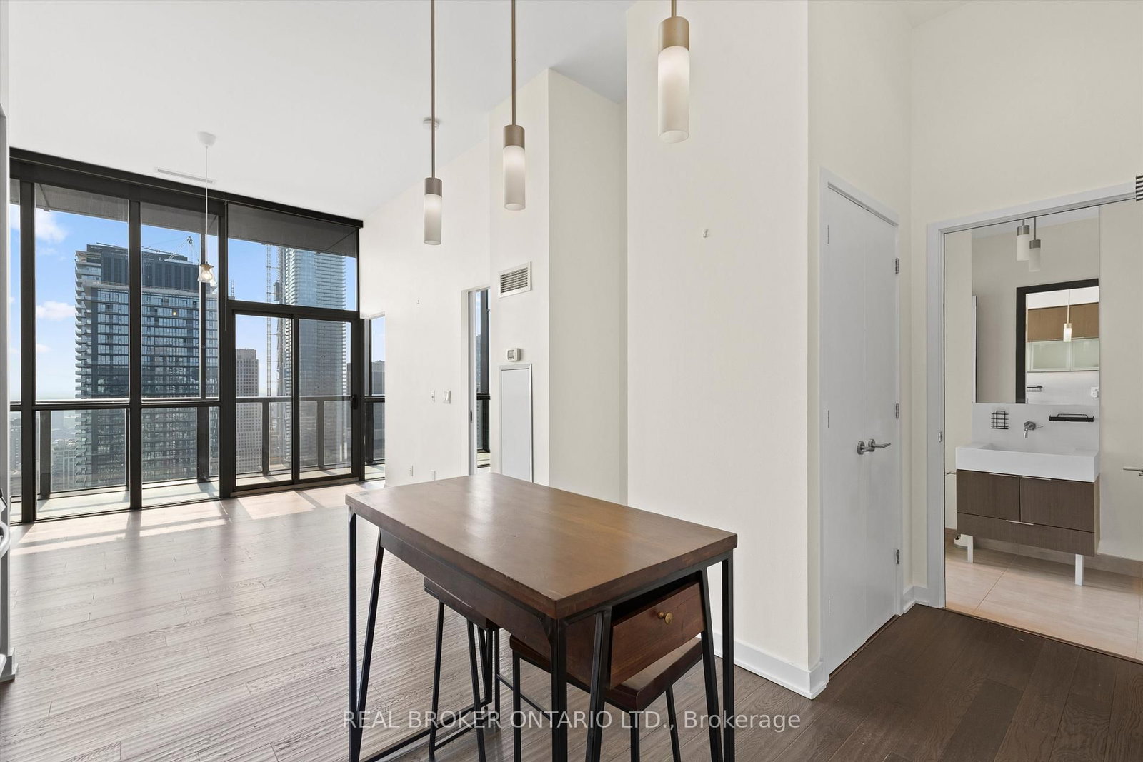 110 Charles Street E • #4403 • Toronto, ON photo 8
