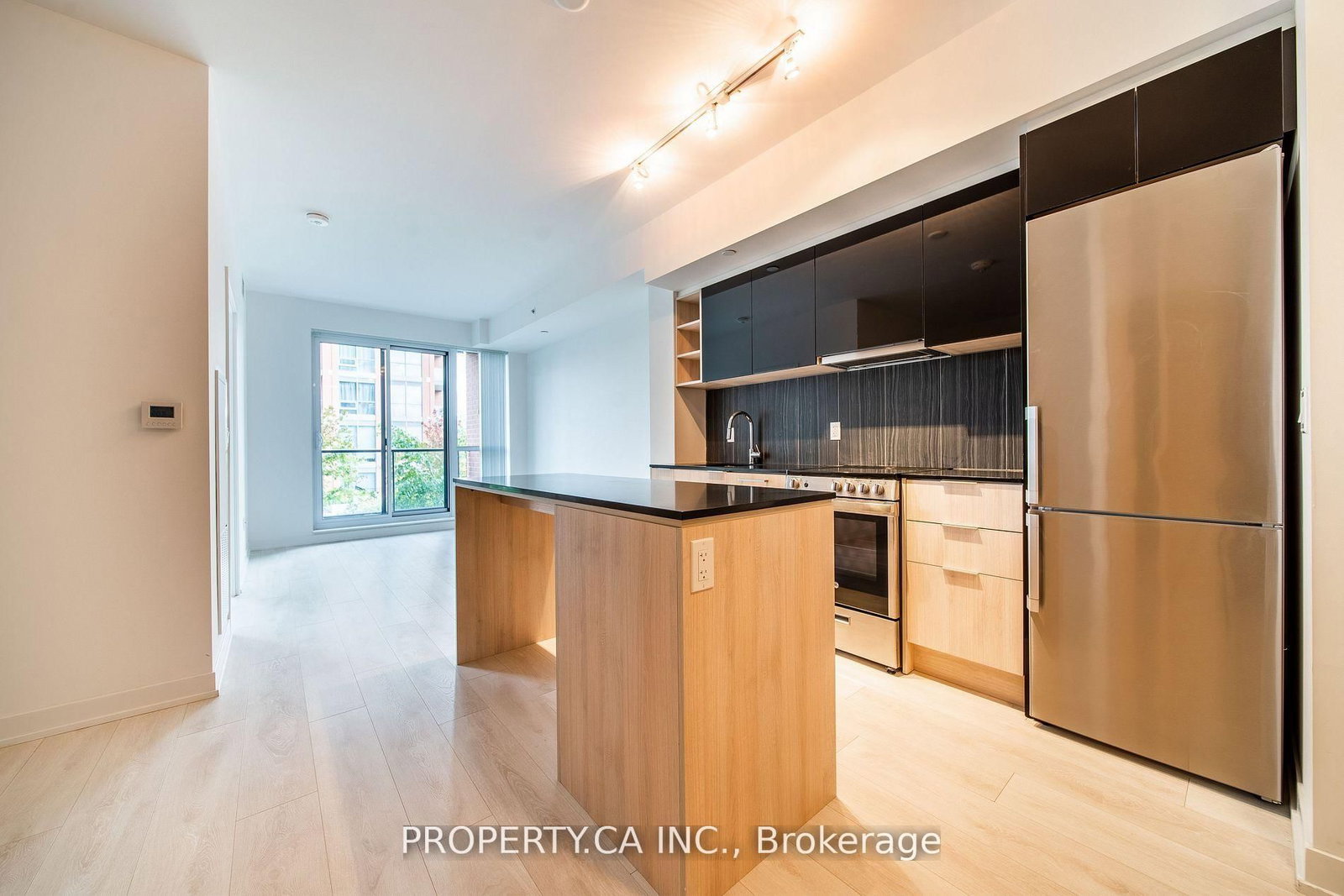 Condo for lease at 837-31 Tippett Road, Toronto, Ontario, M3H 0C8 - Clanton Park - MLS: C13795936