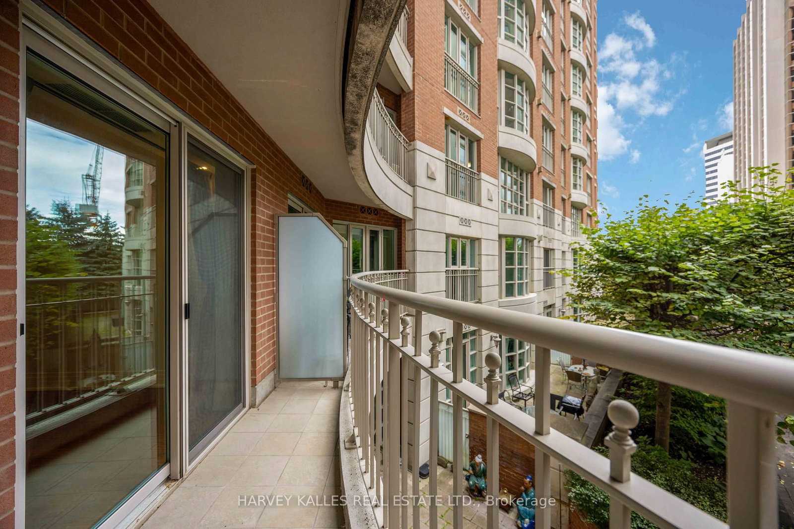 33 Delisle Avenue • #201 • Toronto, ON photo 38