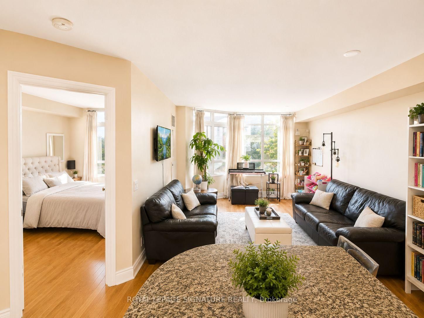 80 Harrison Garden Boulevard • #323 • Toronto, ON photo 12