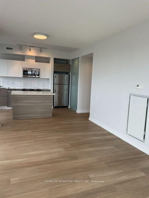1815 Yonge St photo 5