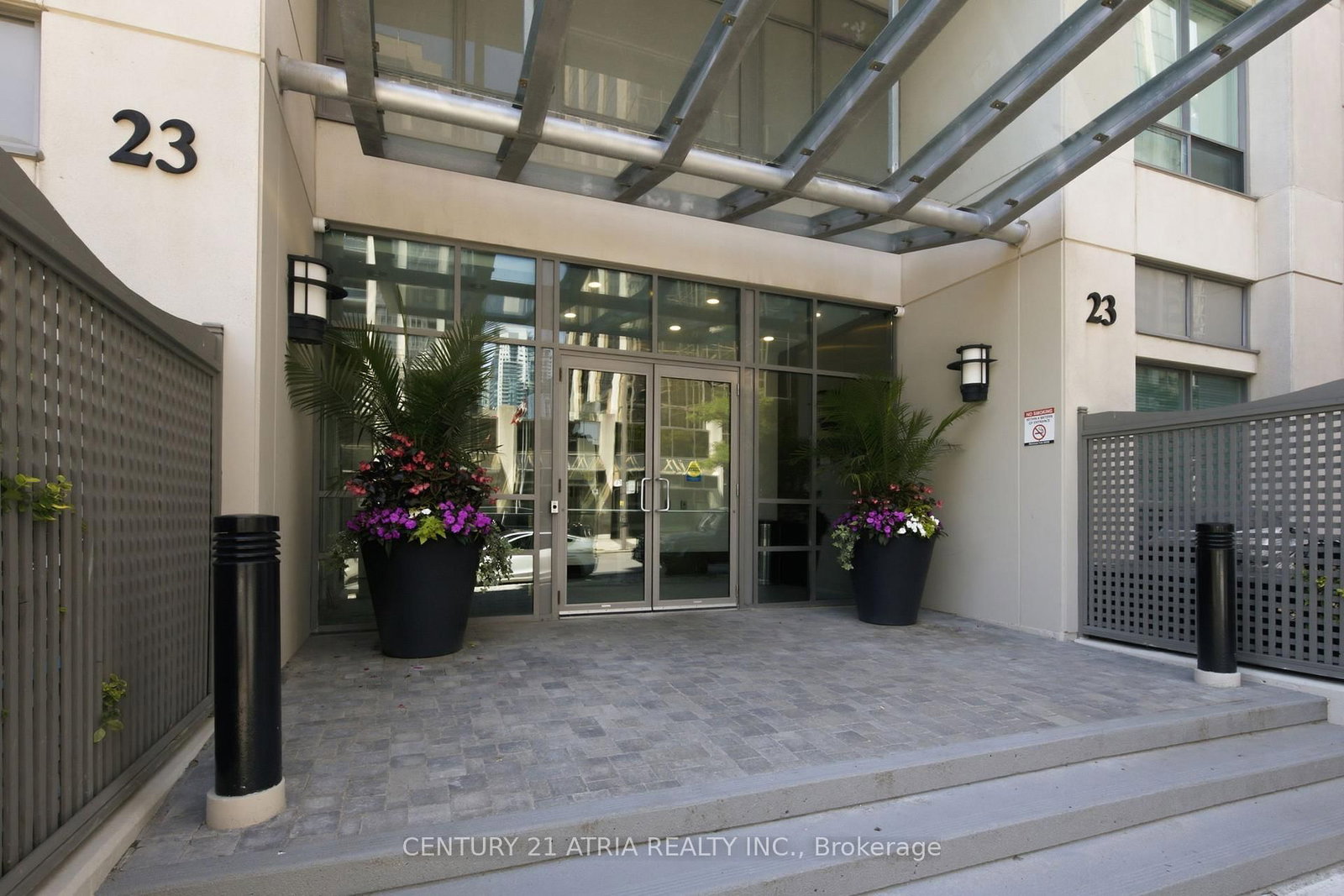 23 Hollywood Avenue • #PH202 • Toronto, ON photo 3