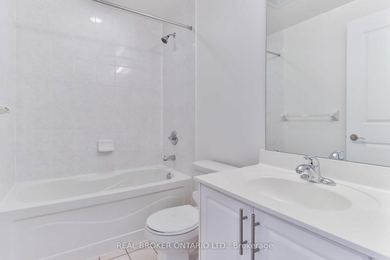 135 Wynford Dr photo 4