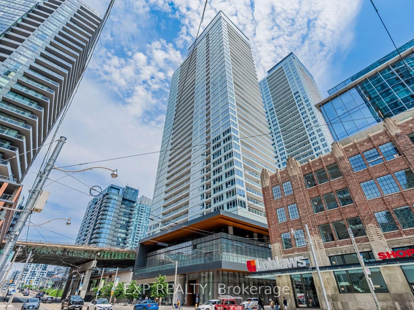 19 Bathurst Street, Unit 611
