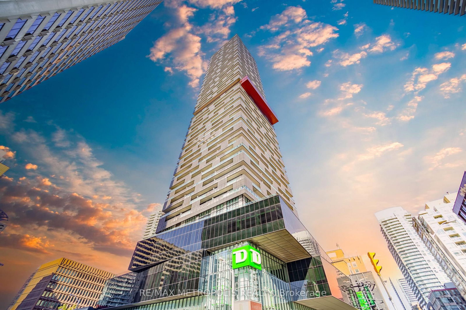 Condo for lease at 1504-8 Eglinton Avenue, Toronto, Ontario, M4P 0C1 - Mount Pleasant West - MLS: C13799178
