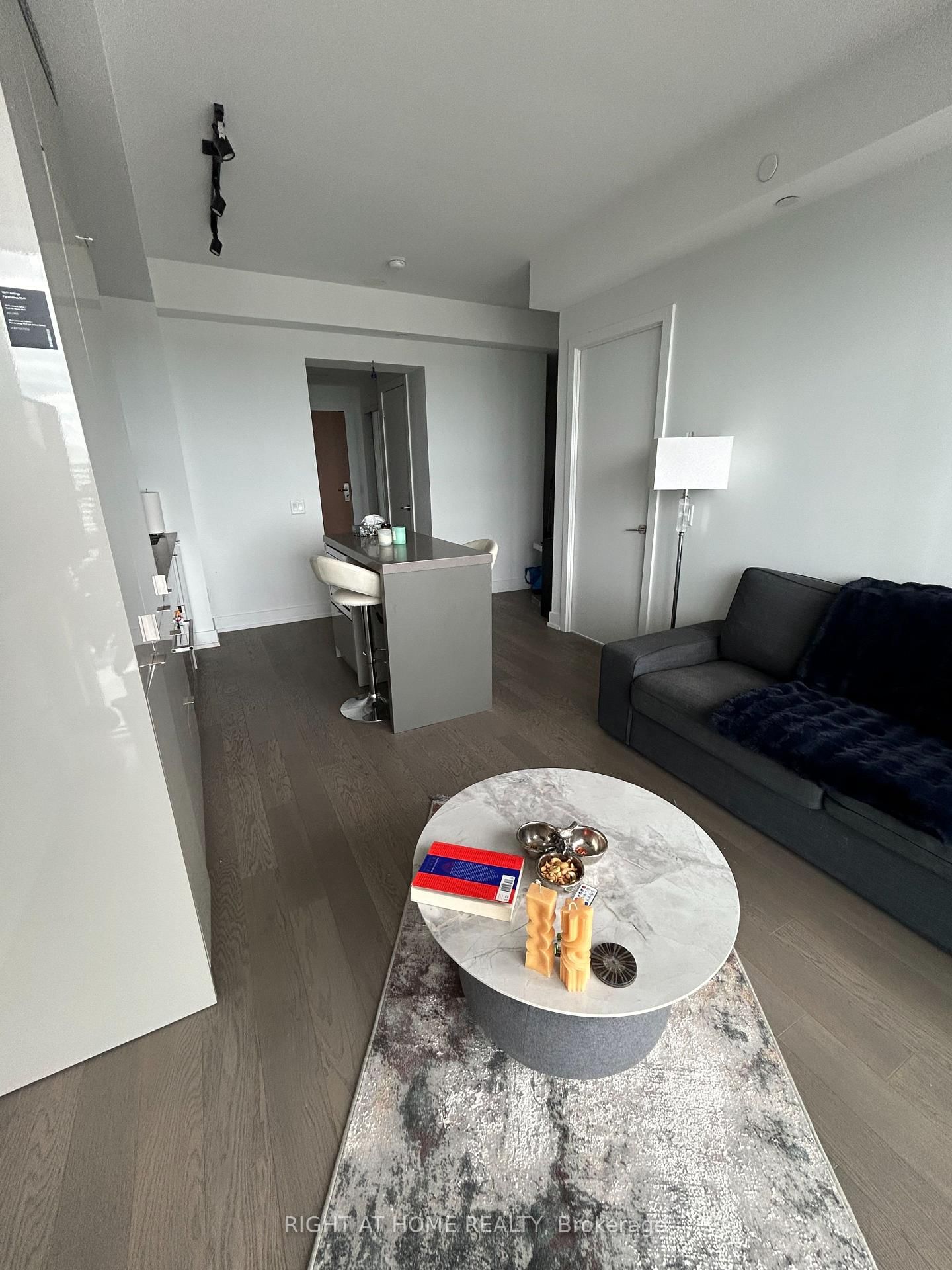 6 - 7 Grenville Street, Toronto 5
