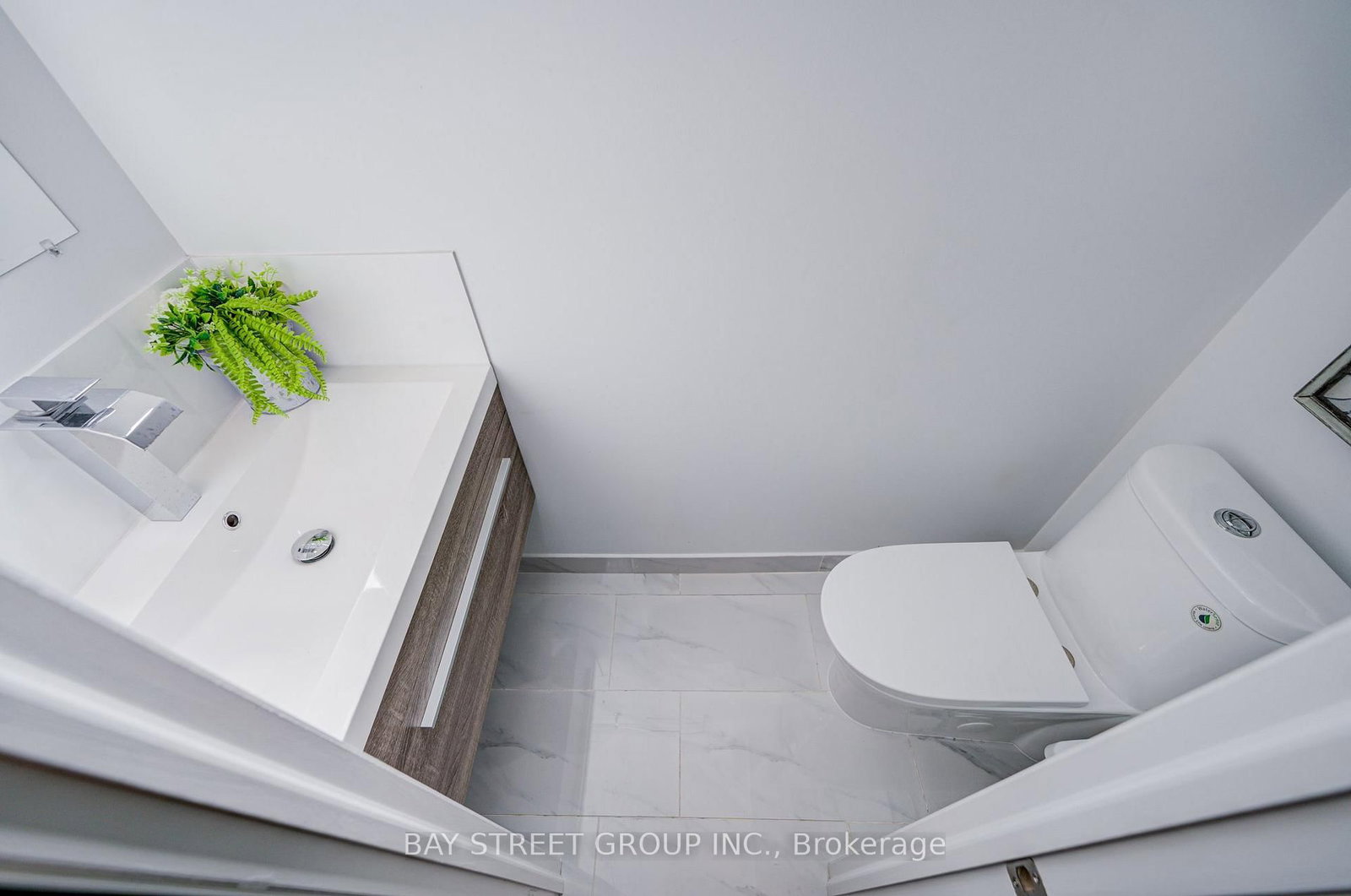 60 Warner Avenue • Toronto, ON photo 36