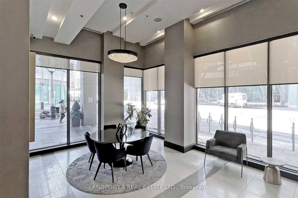 3315 - 19 Grand Trunk Crescent 3