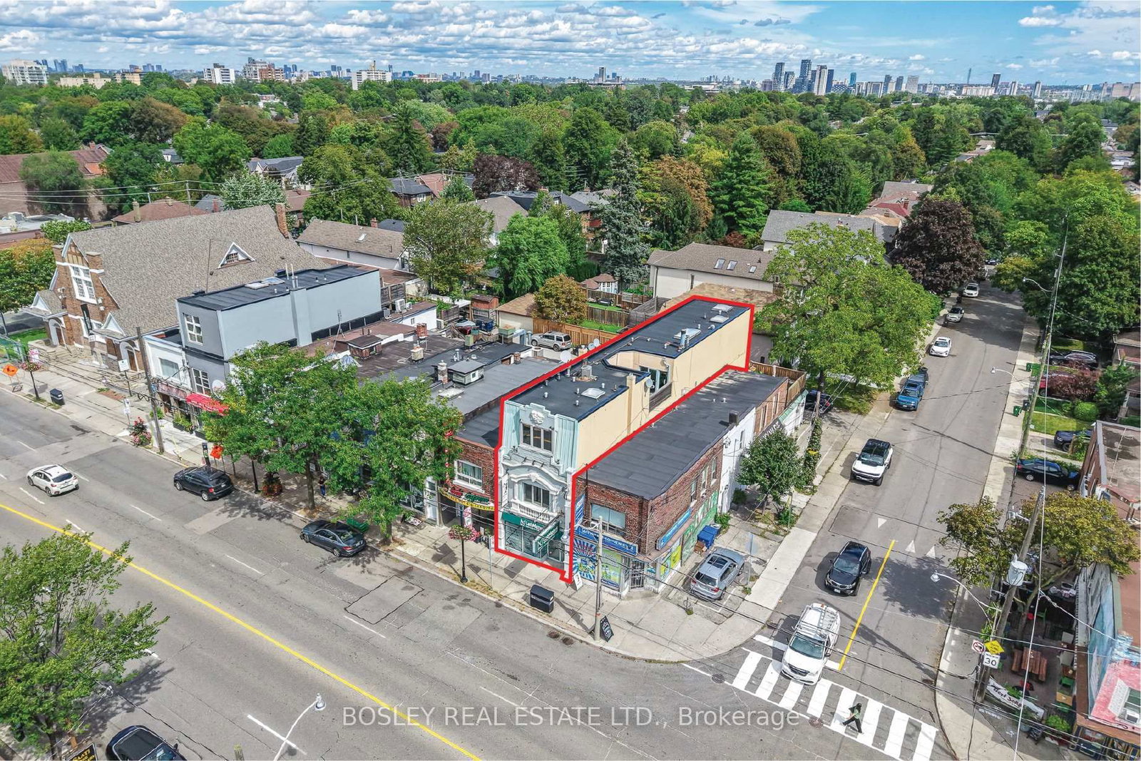 511 Mount Pleasant Road • Toronto, ON photo 2