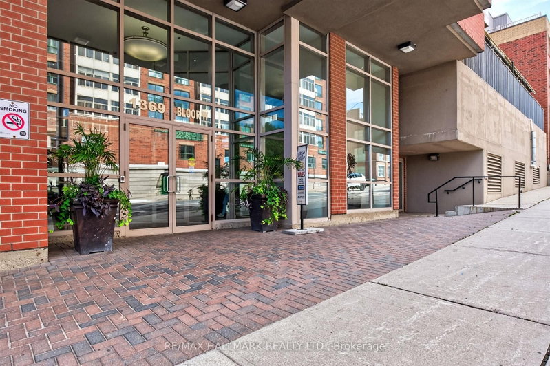 806 - 1369 Bloor Street W