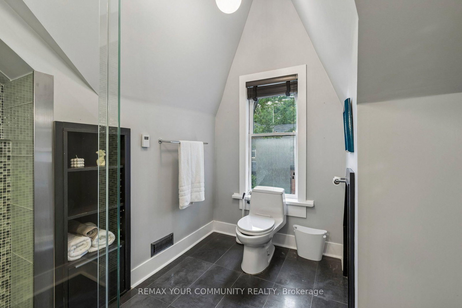 21 Laurier Avenue E • Toronto, ON photo 39
