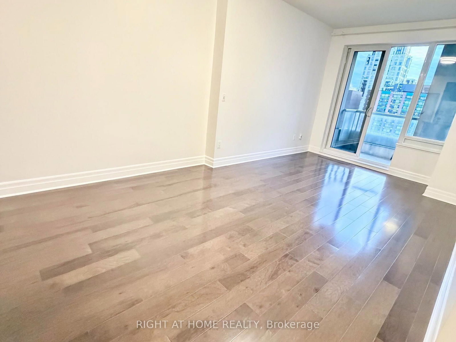 35 Balmuto Street • #1810 • Toronto, ON photo 10