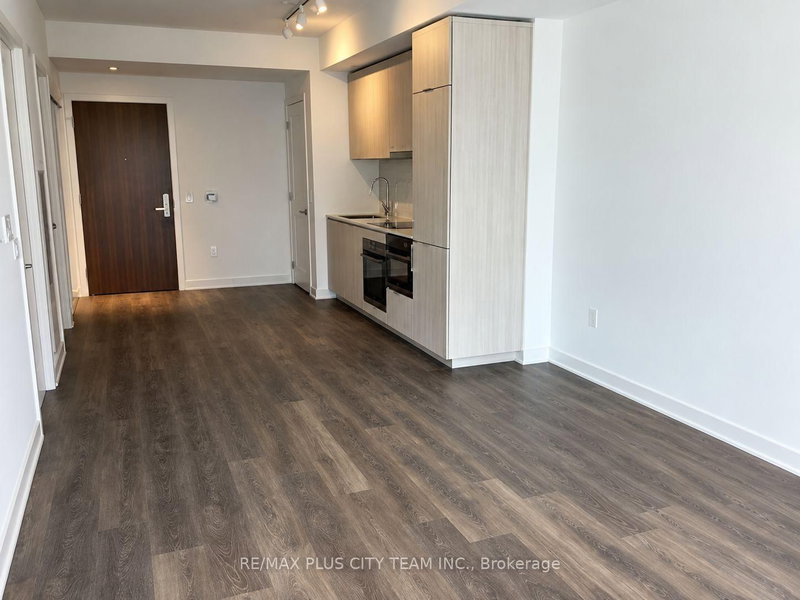 619 - 15 Queens Quay E