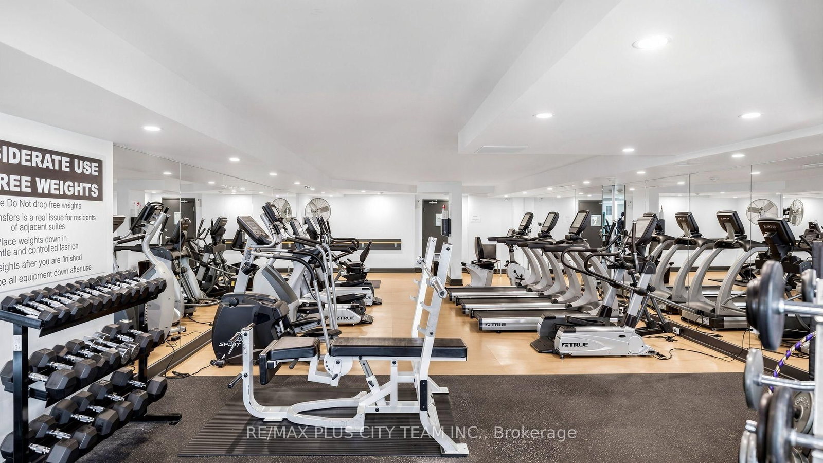 33 University Avenue • #2506 • Toronto, ON photo 25