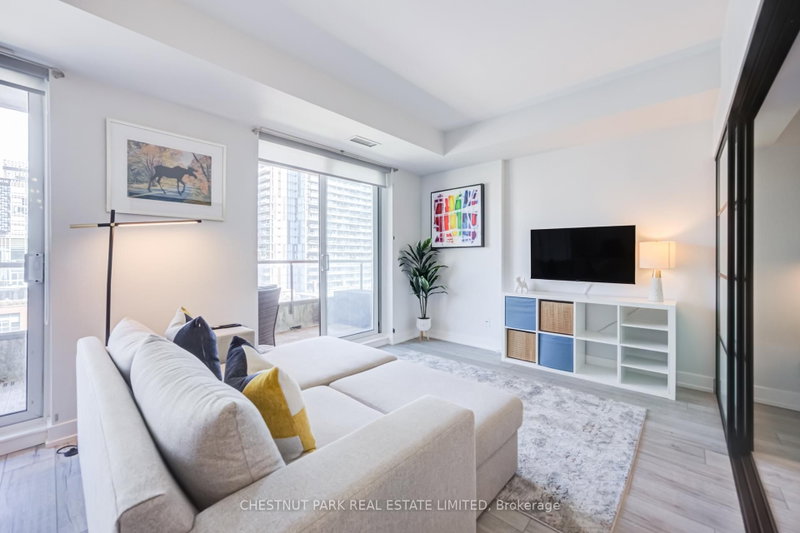 168 King St E photo 5