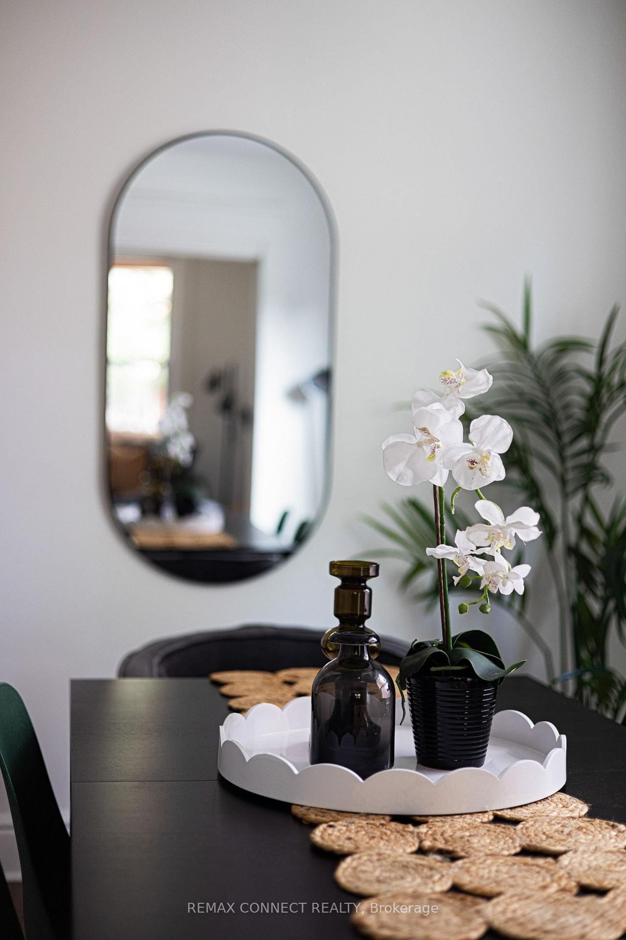 17 Muir Avenue • Toronto, ON photo 9