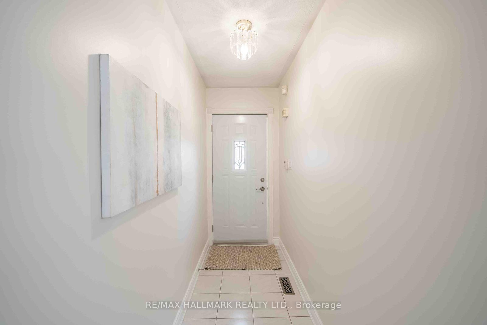65 Baroness Crescent • Toronto, ON photo 6