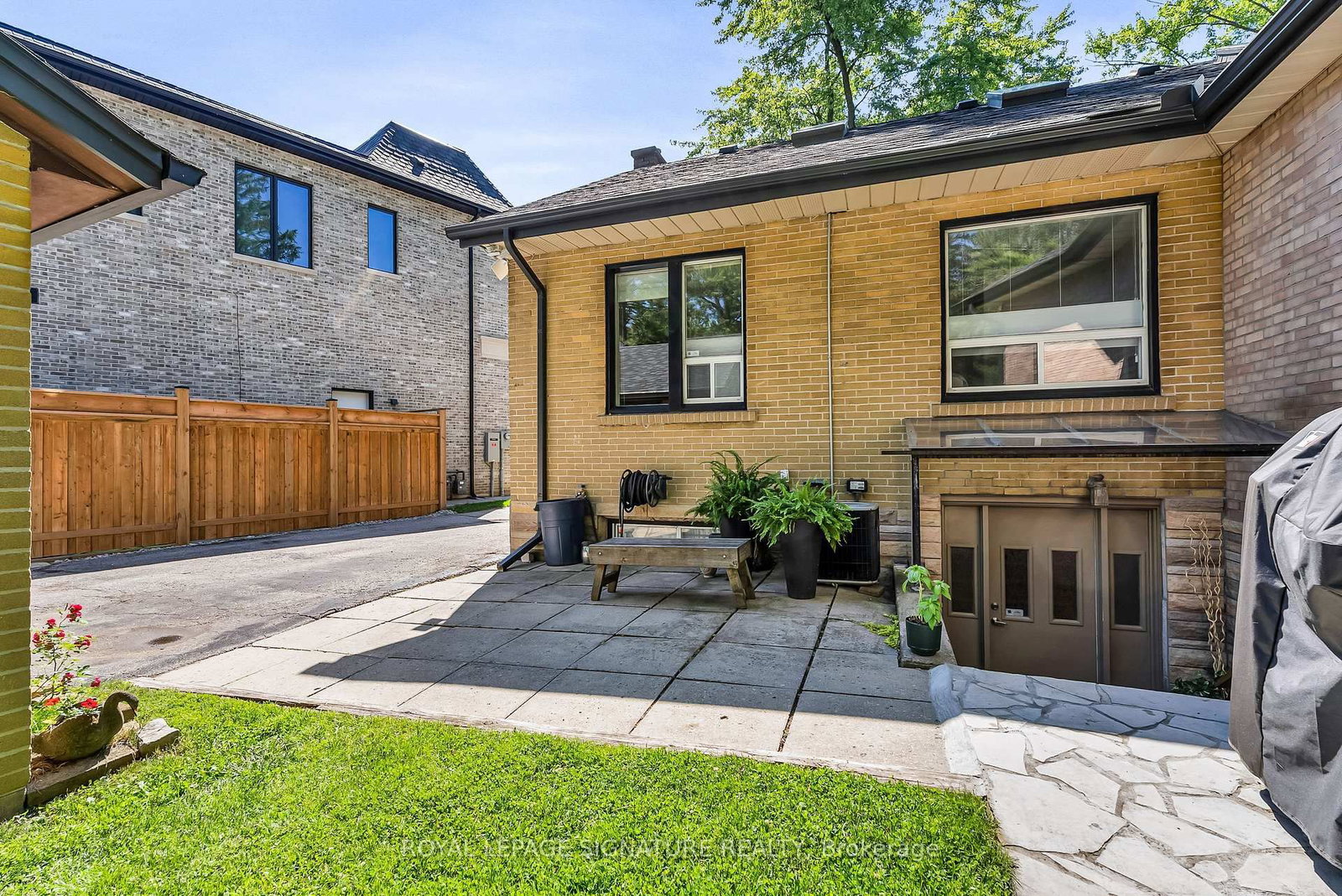 55 Hemford Crescent • Toronto, ON photo 30