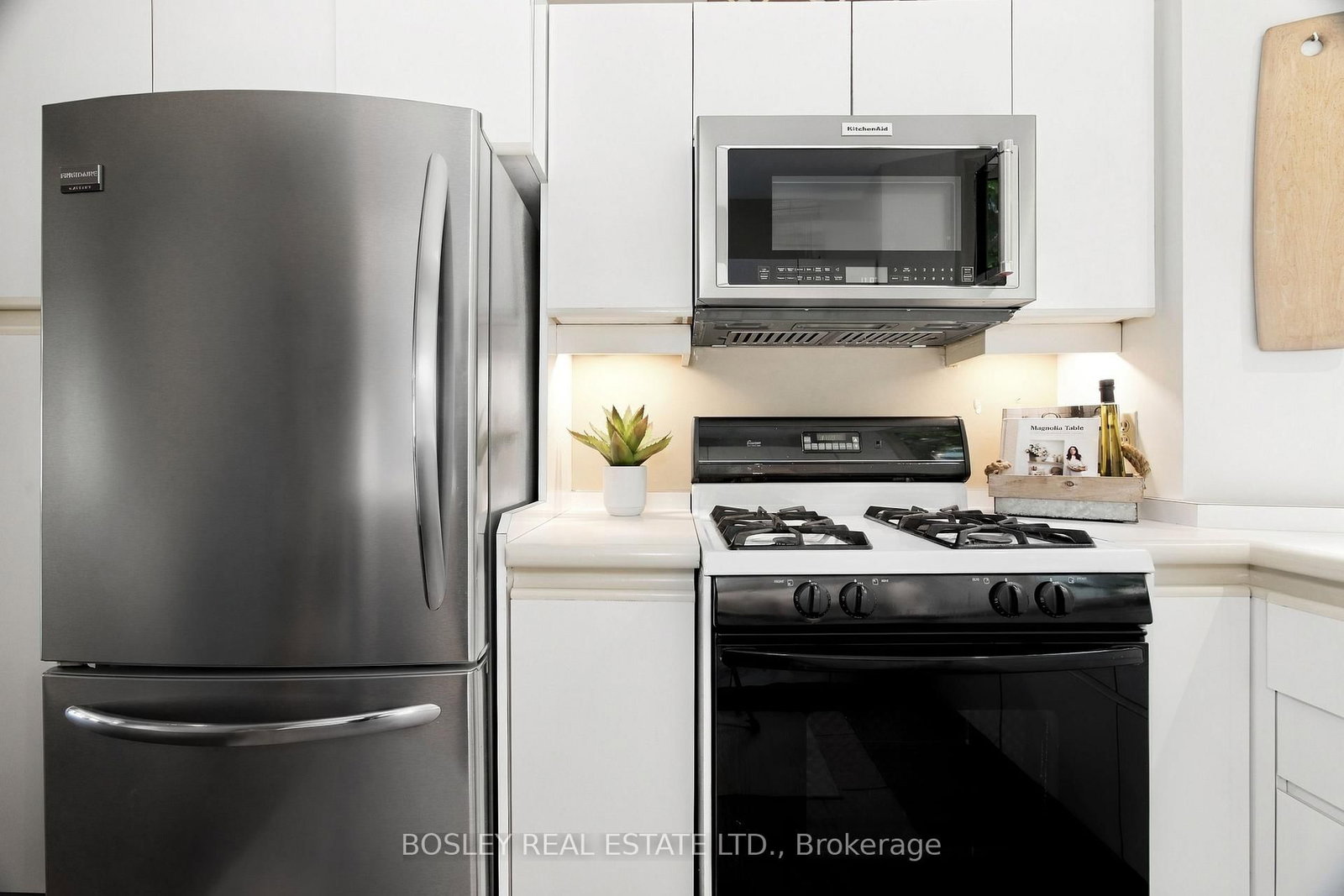 33A Henry Street • Toronto, ON photo 17