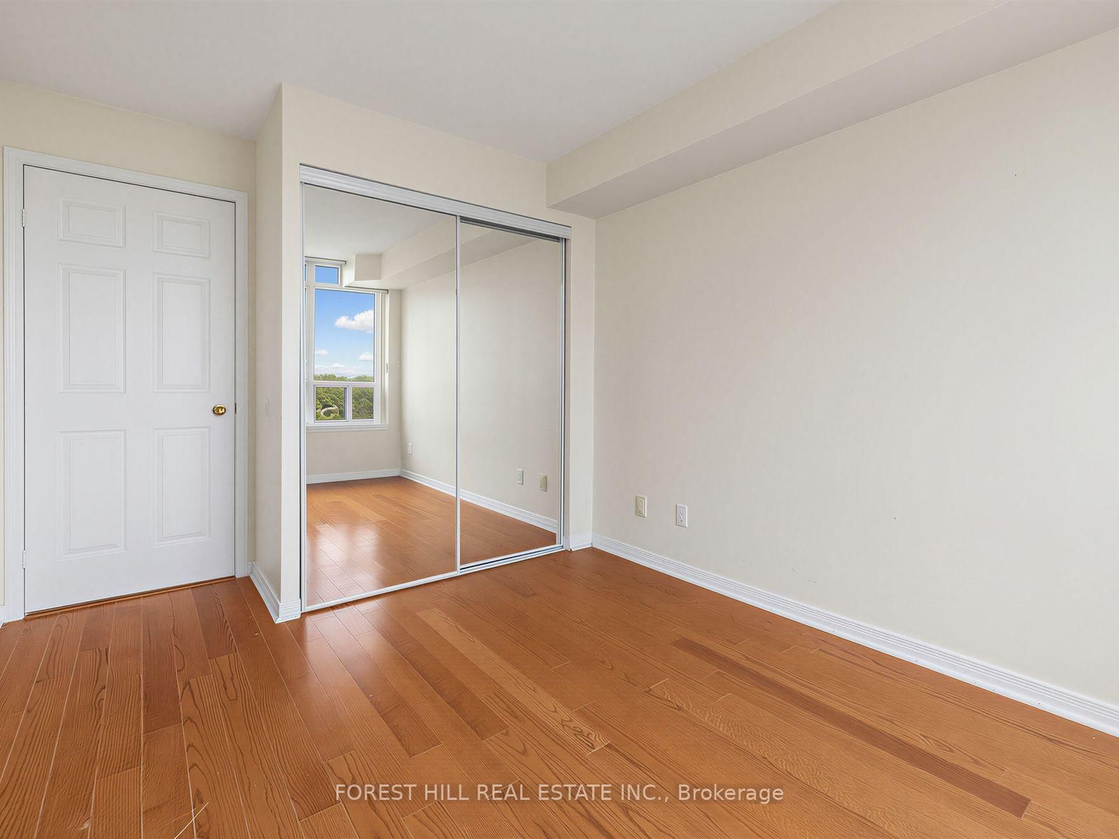 8 Hillcrest Avenue • #1206 • Toronto, ON photo 19