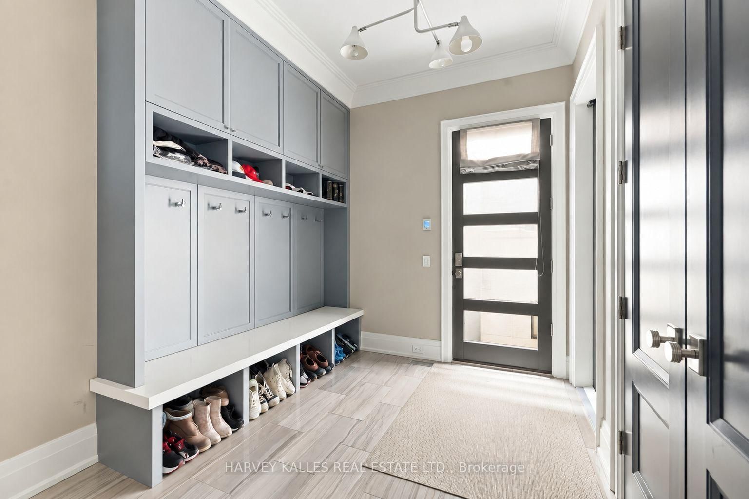 221 Dunvegan Road • Toronto, ON photo 18