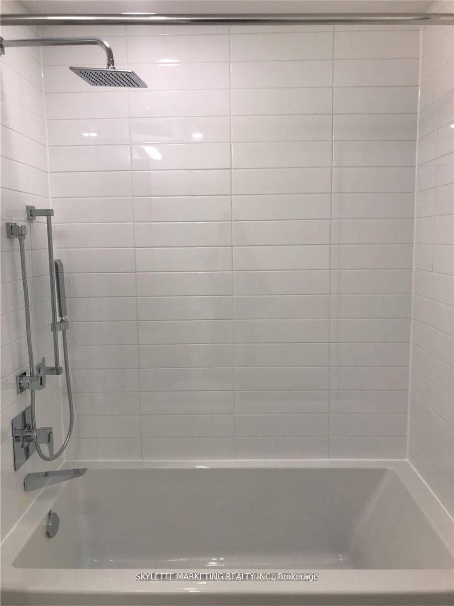 25 Richmond Street E • #1011 • Toronto, ON photo 8