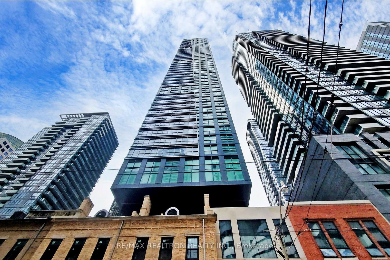 327 King Street W, Unit 4105