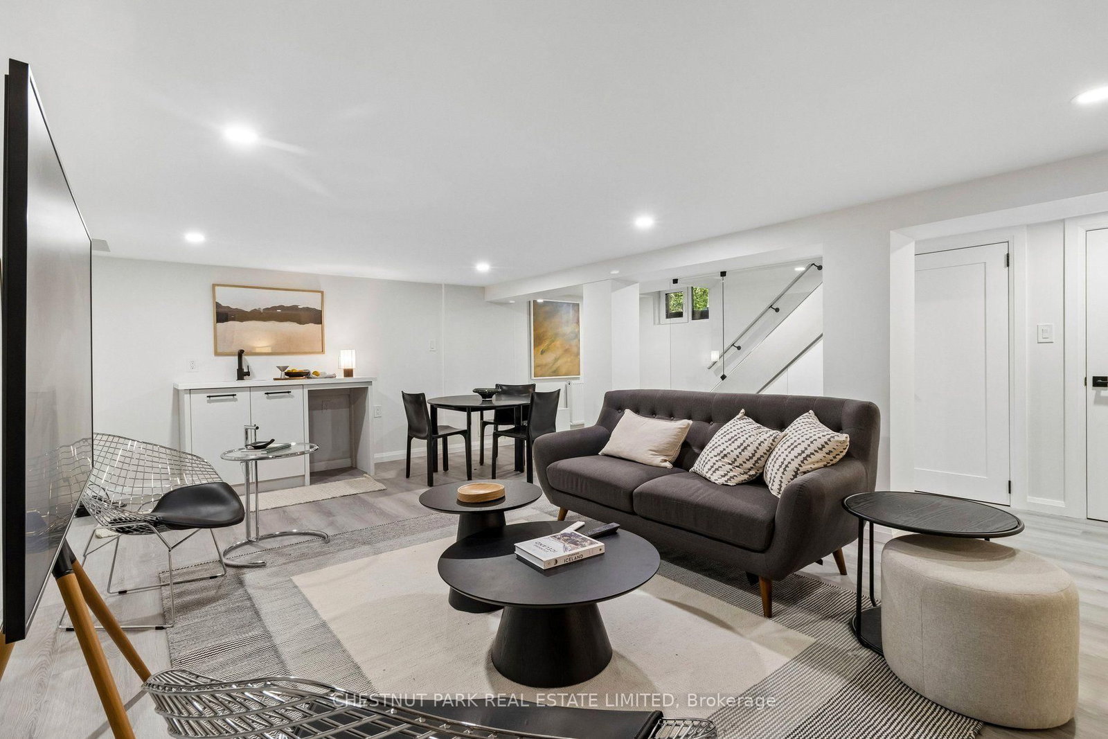 335 St Clair Avenue E • Toronto, ON photo 25