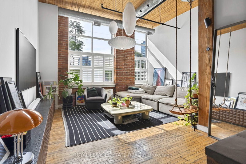 101 - 426 Queen Street E