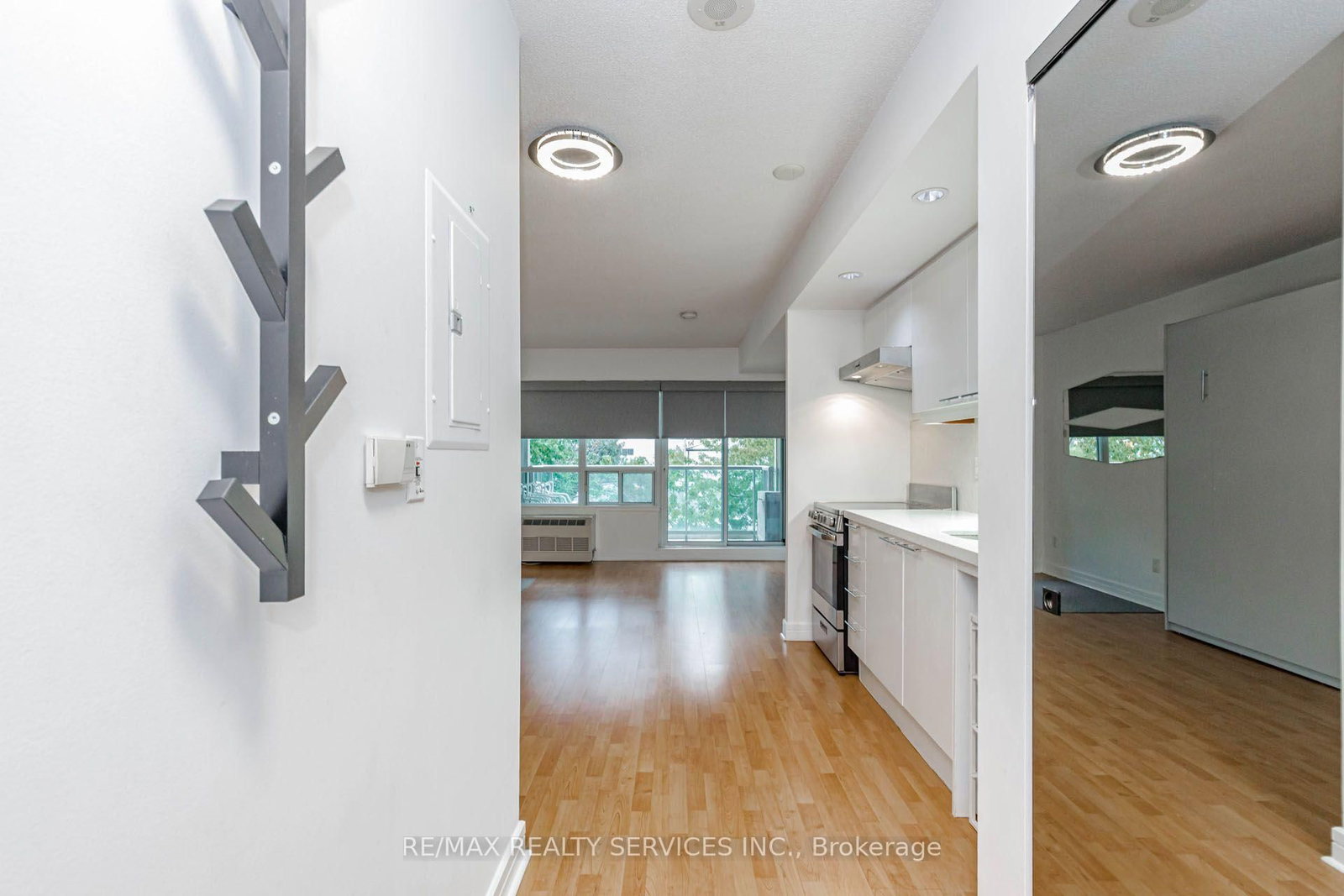 19 Avondale Avenue • #208 • Toronto, ON photo 15