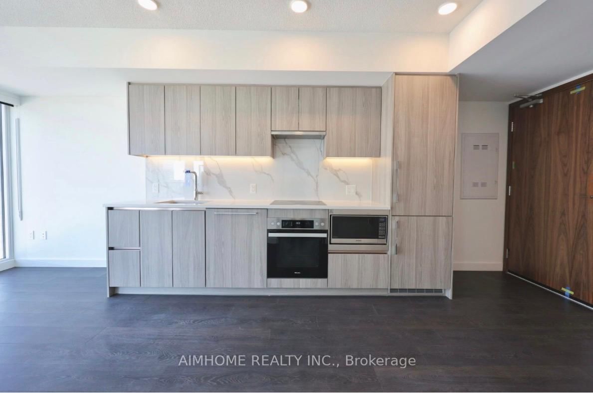 1 Concord cityplace Way • #2001 • Toronto, ON photo 3