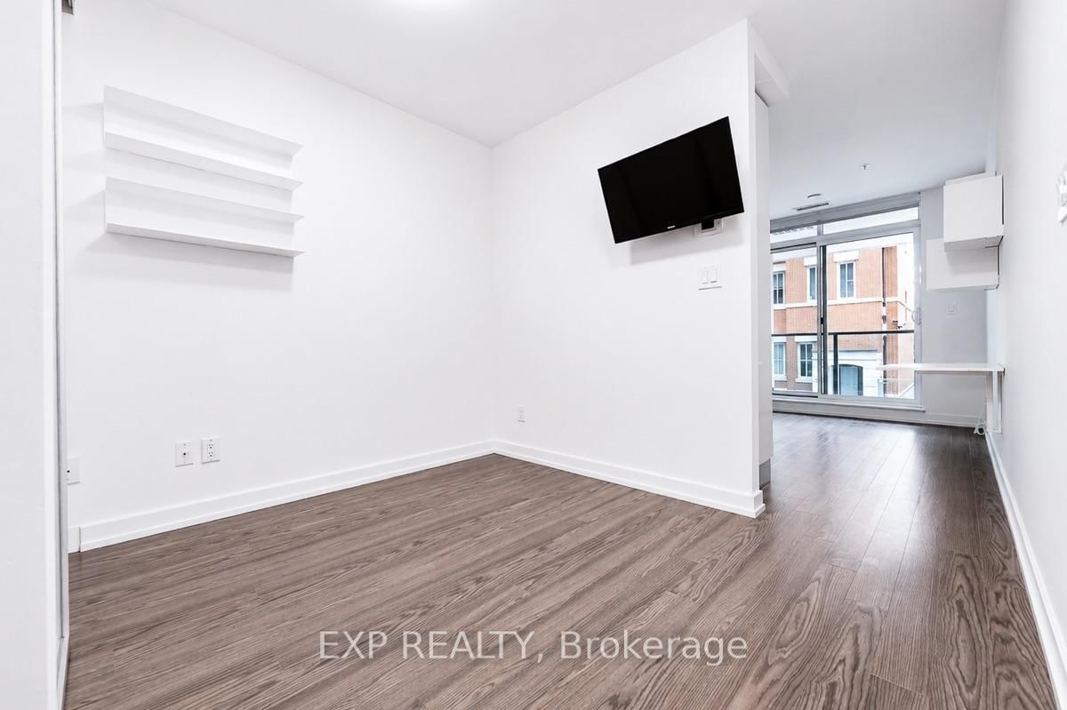 216-377 Madison Ave, Toronto, view 12