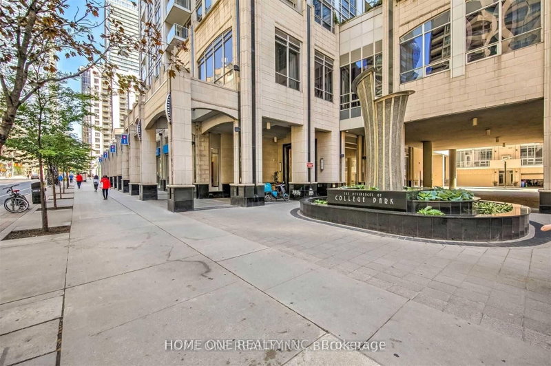 2604 - 761 Bay Street